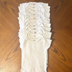 Gerber Plain White Short-Sleeved Onesies 12-count (0-3m)